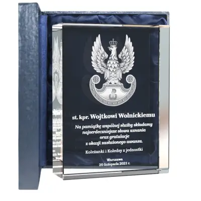 statuetka orzeł WOT z personalizowanym grawerem